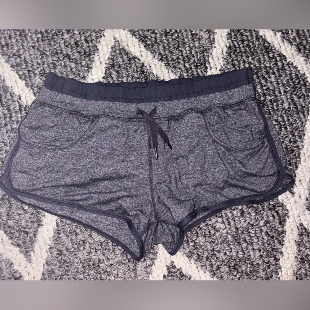 Lululemon Size 8 Shorts